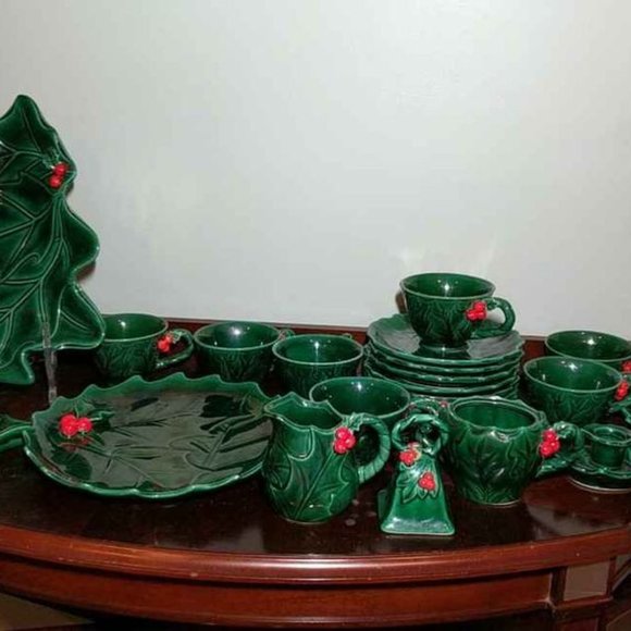 Vintage Lefton's holiday holly tea for 8 and more